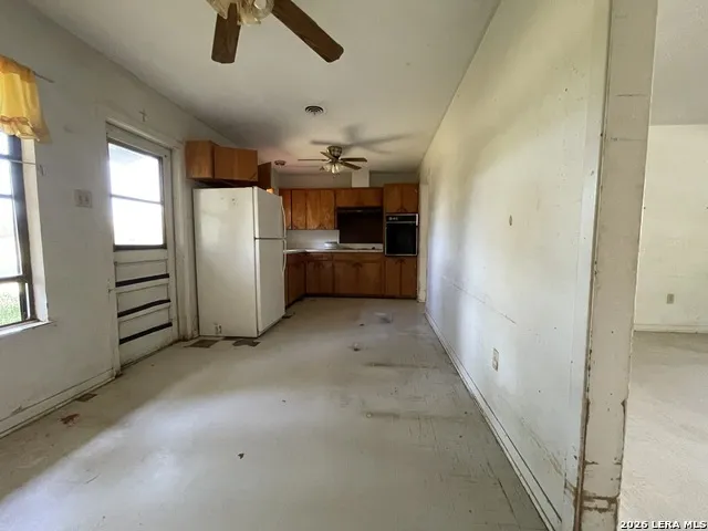 515 Margo Pearsall, TX 78061