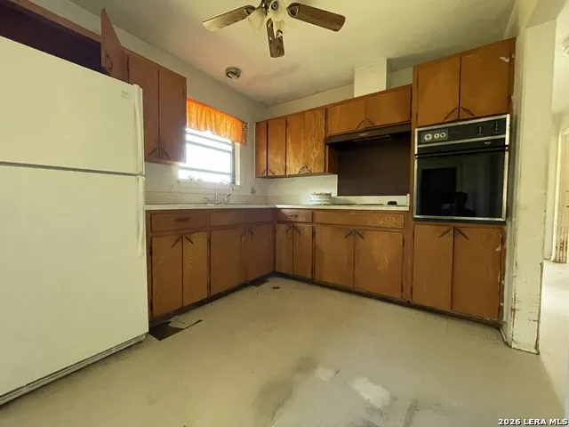 515 Margo Pearsall, TX 78061