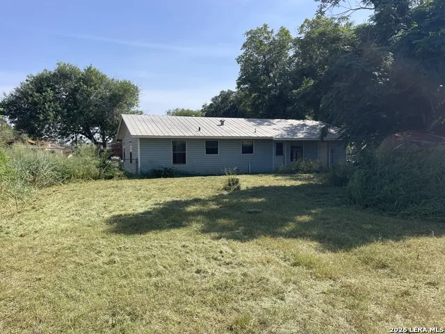 515 Margo Pearsall, TX 78061