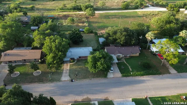 515 Margo Pearsall, TX 78061