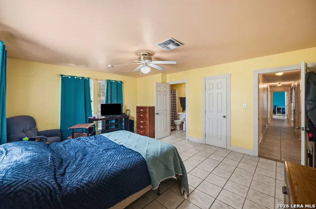 1027 Bluebonnet Adkins, TX 78101