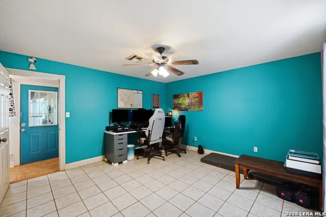 1027 Bluebonnet Adkins, TX 78101