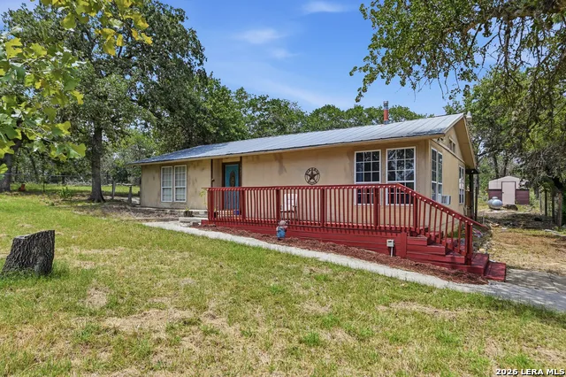 1027 Bluebonnet Adkins, TX 78101