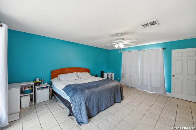 1027 Bluebonnet Adkins, TX 78101
