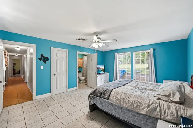 1027 Bluebonnet Adkins, TX 78101