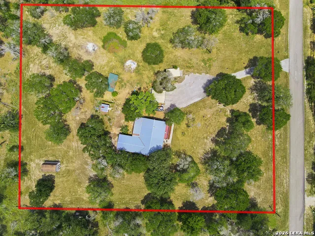1027 Bluebonnet Adkins, TX 78101