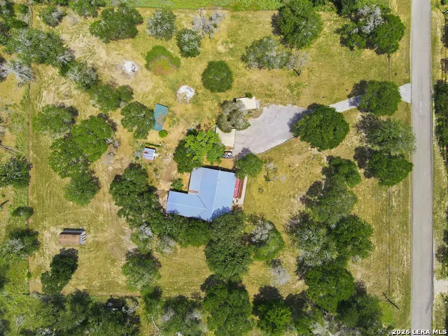 1027 Bluebonnet Adkins, TX 78101