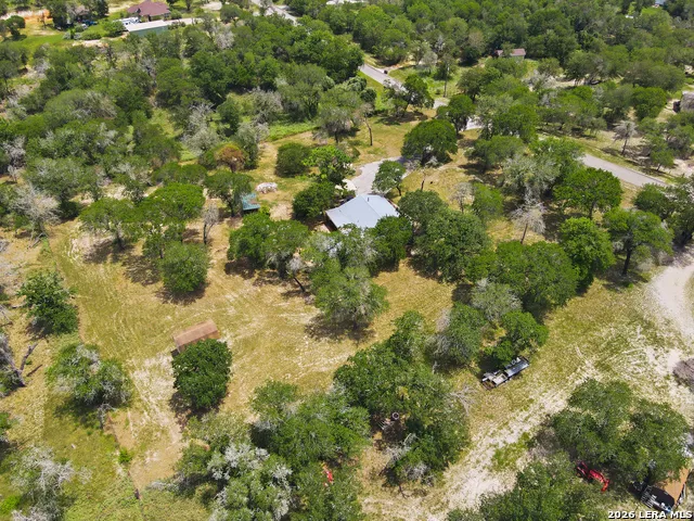 1027 Bluebonnet Adkins, TX 78101