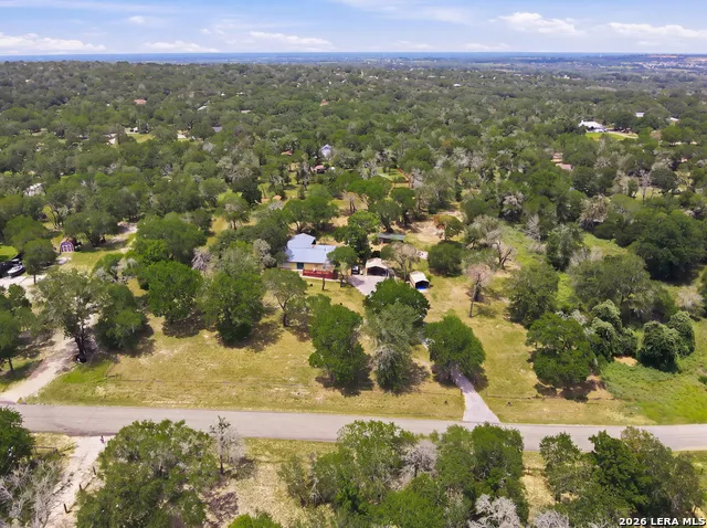 1027 Bluebonnet Adkins, TX 78101