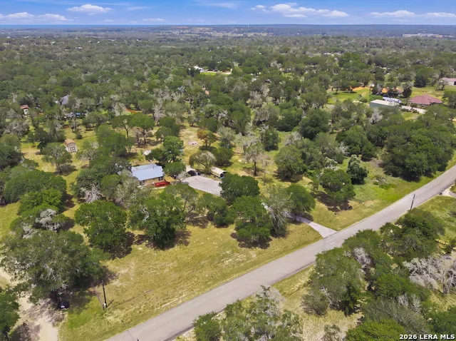 1027 Bluebonnet Adkins, TX 78101