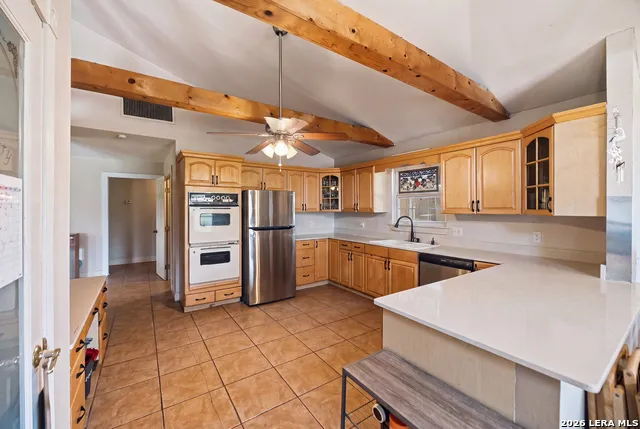 1027 Bluebonnet Adkins, TX 78101