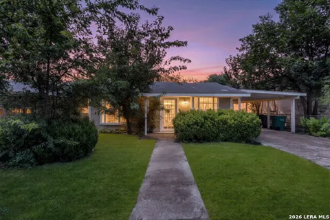 1226 Division Ave