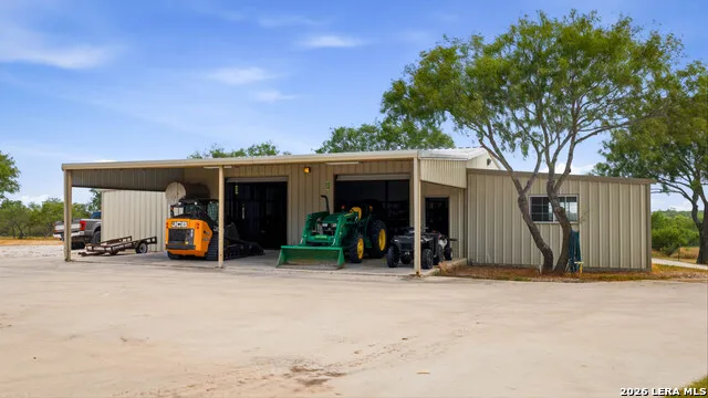1958 County Road 237 Falls City, TX 78113