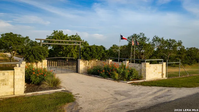 1958 County Road 237 Falls City, TX 78113