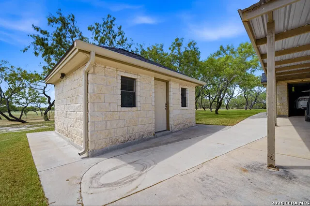 1958 County Road 237 Falls City, TX 78113