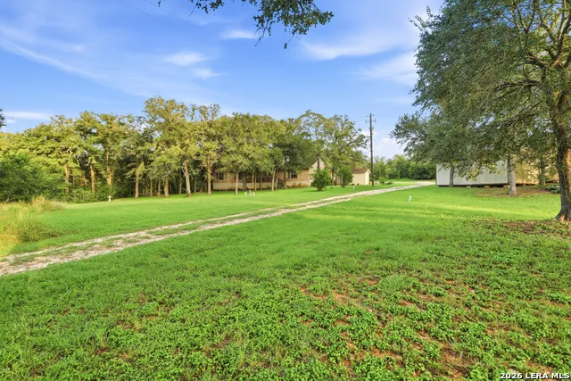 795 Indian Springs Dr Kingsbury, TX 78638