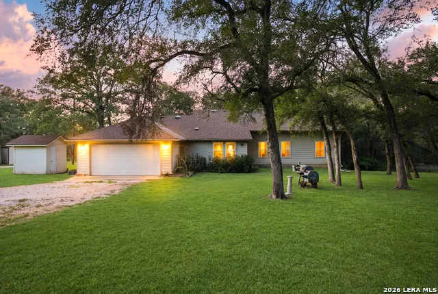 795 Indian Springs Dr Kingsbury, TX 78638
