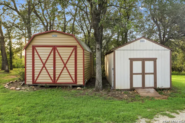795 Indian Springs Dr Kingsbury, TX 78638