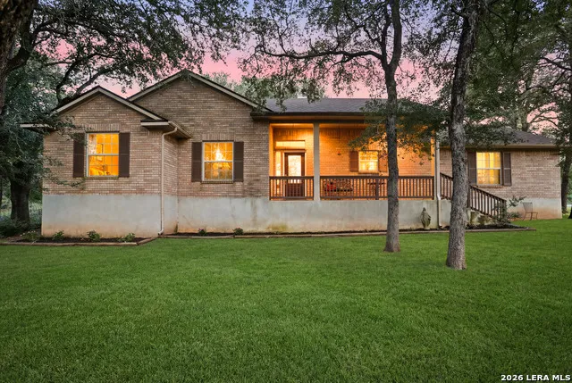 795 Indian Springs Dr Kingsbury, TX 78638