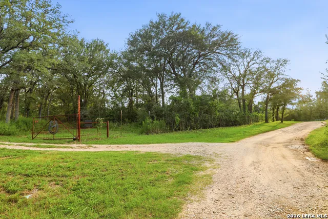 795 Indian Springs Dr Kingsbury, TX 78638