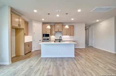 1827 Heritage Maples