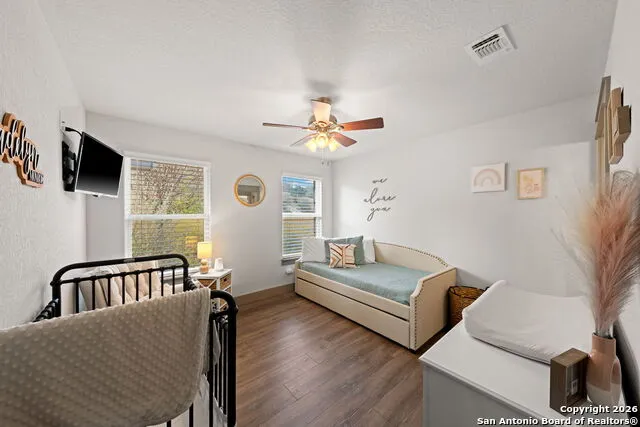 138 W Holly Hill Dr Ingram, TX 78025