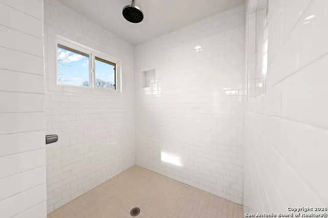 138 W Holly Hill Dr Ingram, TX 78025
