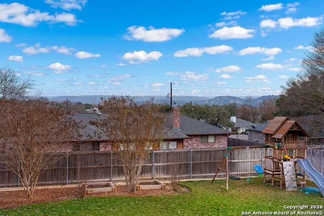 138 W Holly Hill Dr Ingram, TX 78025