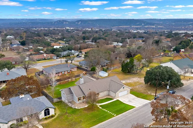 138 W Holly Hill Dr Ingram, TX 78025