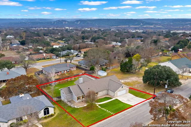 138 W Holly Hill Dr Ingram, TX 78025