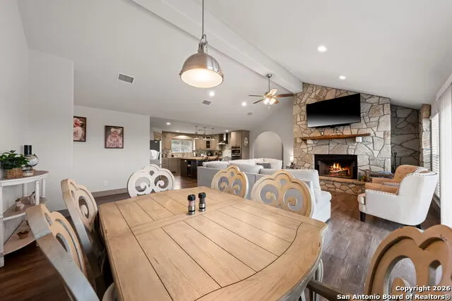138 W Holly Hill Dr Ingram, TX 78025