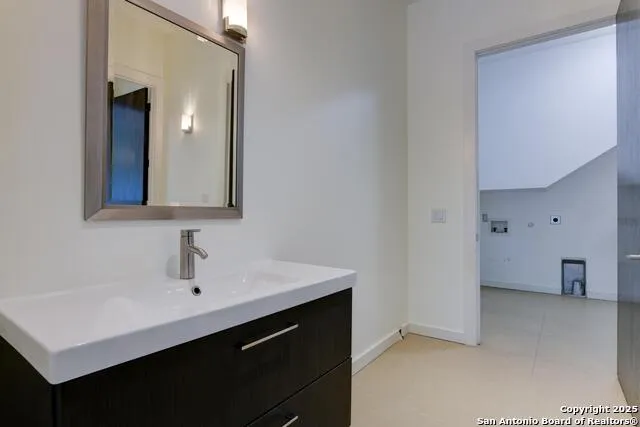 119 Marcia Alamo Heights, TX 78209