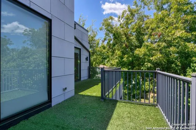 119 Marcia Alamo Heights, TX 78209
