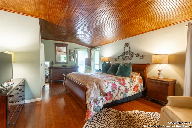 529 High Uvalde, TX 78801