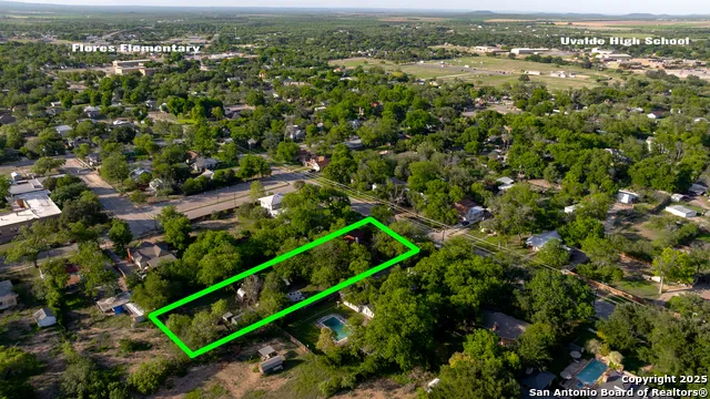 529 High Uvalde, TX 78801