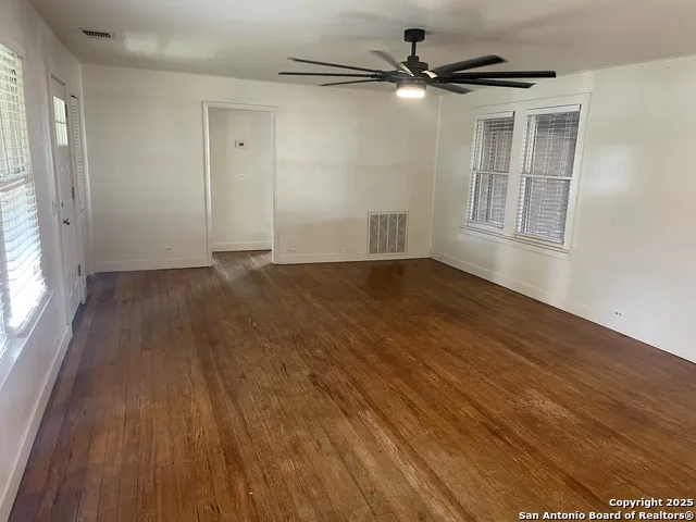 506 30TH ST Hondo, TX 78861