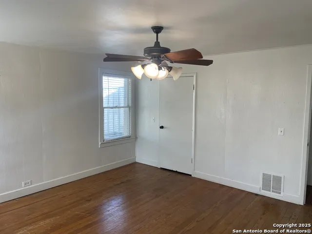 506 30TH ST Hondo, TX 78861