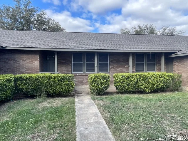 506 30TH ST Hondo, TX 78861