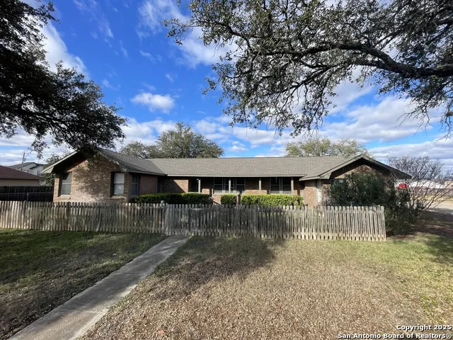 506 30TH ST Hondo, TX 78861