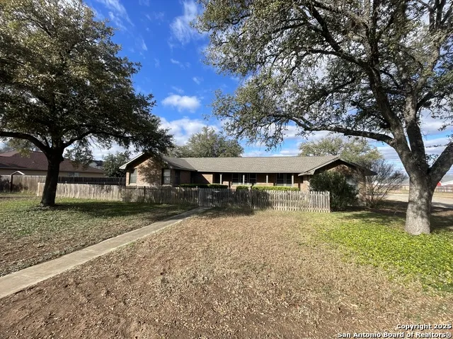 506 30TH ST Hondo, TX 78861