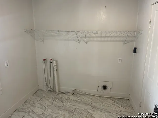 506 30TH ST Hondo, TX 78861