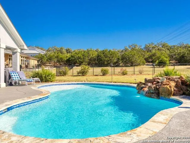 795 MAXIMINO RIDGE RD Bulverde, TX 78163