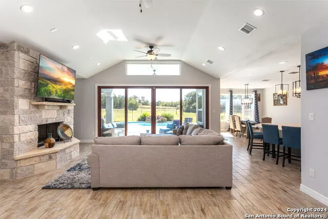 795 MAXIMINO RIDGE RD Bulverde, TX 78163
