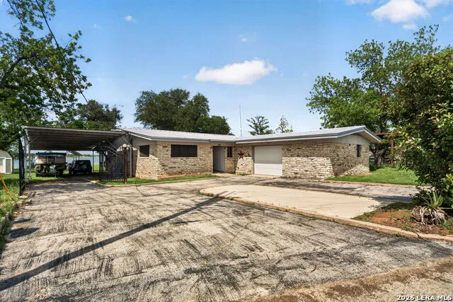 704 GOLDEN BEACH DR Buchanan Dam, TX 78609