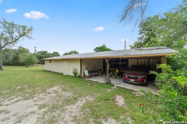 305 E Silver Hills Rd. Kerrville, TX 78028