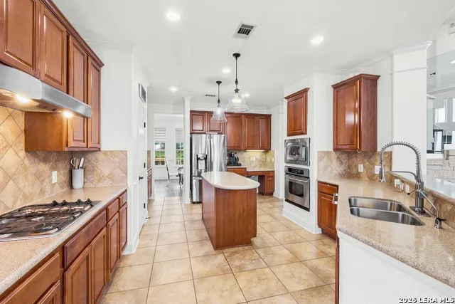 13126 Spring Run Helotes, TX 78023