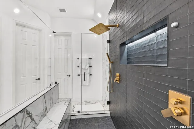 13126 Spring Run Helotes, TX 78023