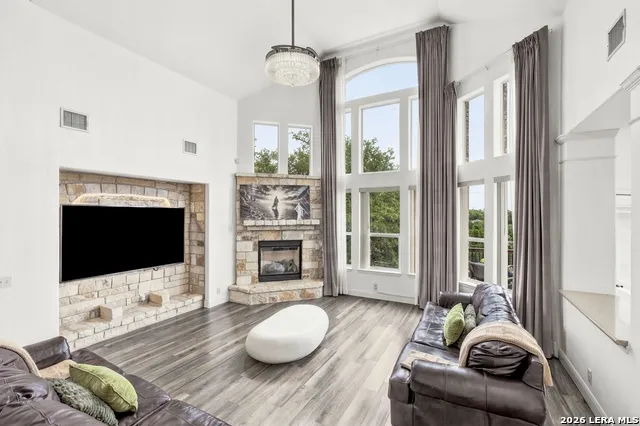 13126 Spring Run Helotes, TX 78023