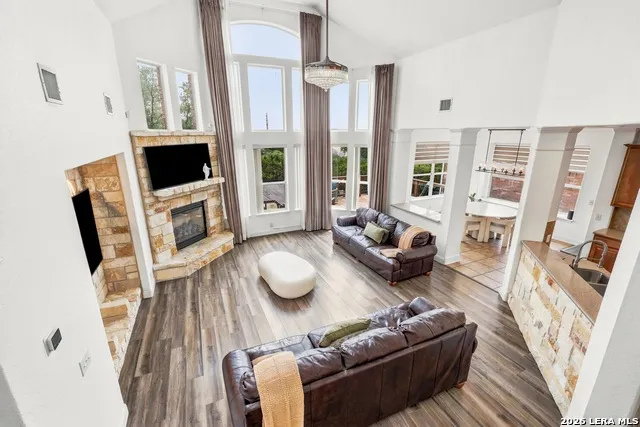 13126 Spring Run Helotes, TX 78023