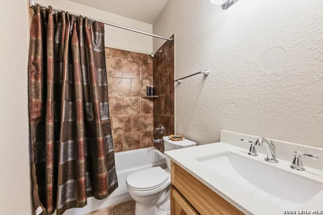 1211 MOSSY HOLLOW Spring Branch, TX 78070